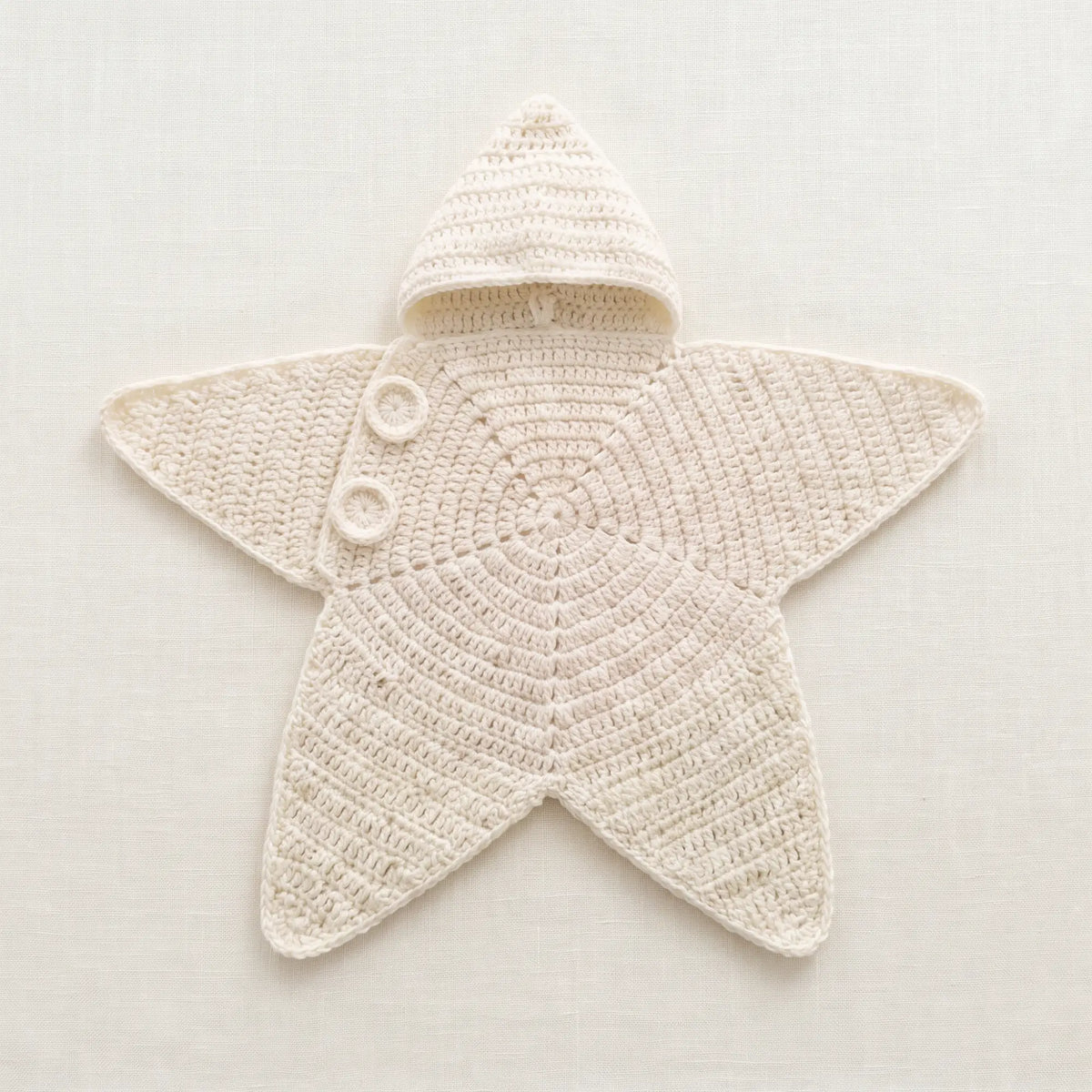 Pyjama Étoilé en crochet crème avec capuche et boutons